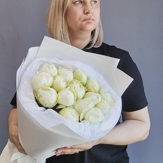 Букет белых пионов (15 шт)