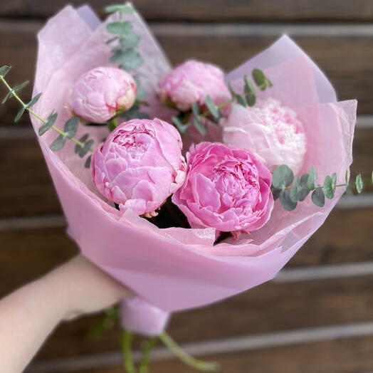 Зефирный букет из розовых пионов