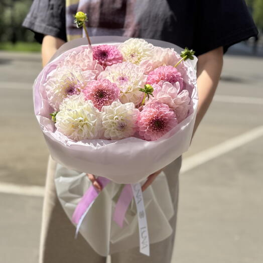 Нежный микс из георгин