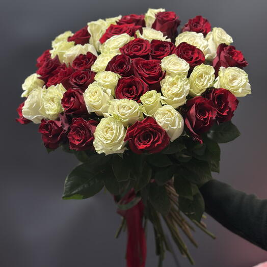 51 роза Эквадор 60-70 см