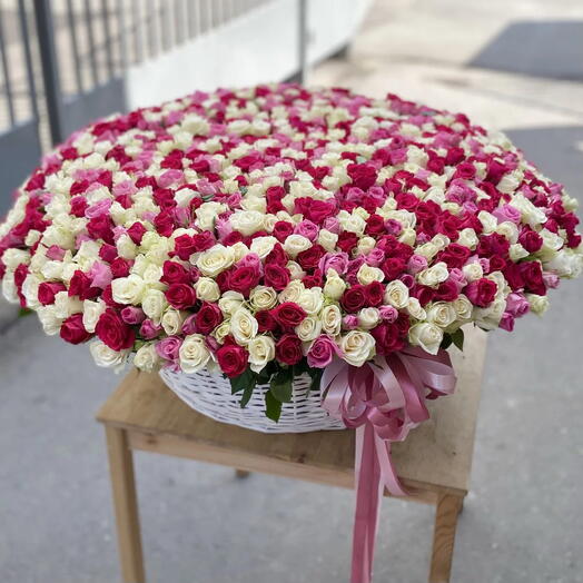 PREMIUM XXL Basket with Roses