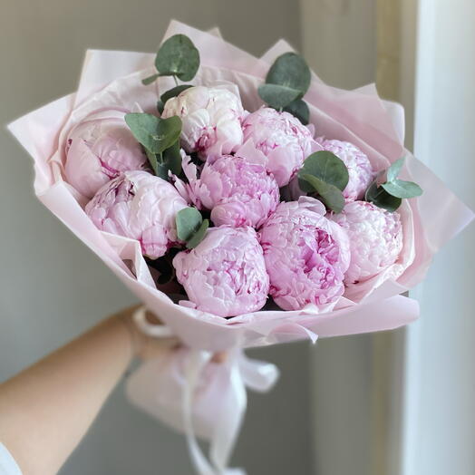 Букет из 9 нежных пионов и зелени эвкалипта🌸🌿🤗