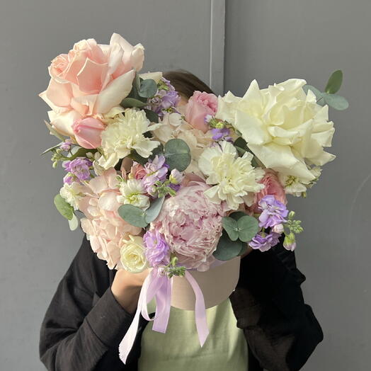 Нежная композиция с ароматной Маттиолой, Гортензией и Розами 🌸