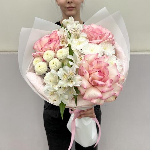 Рядом с тобой тепло 🌸 воздушный букет из роз, кустовых хризантем и альстромерий