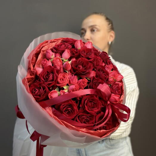 Букет кустовых роз