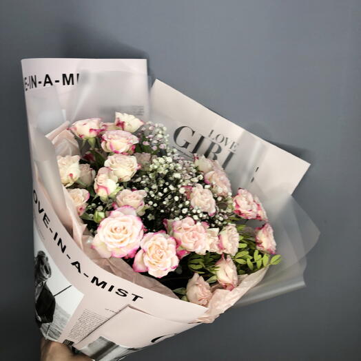 Волшебные кустовые розы с гипсофилой🌸🌸🌸