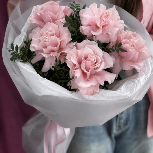 Bouquet of 5 delicate French roses