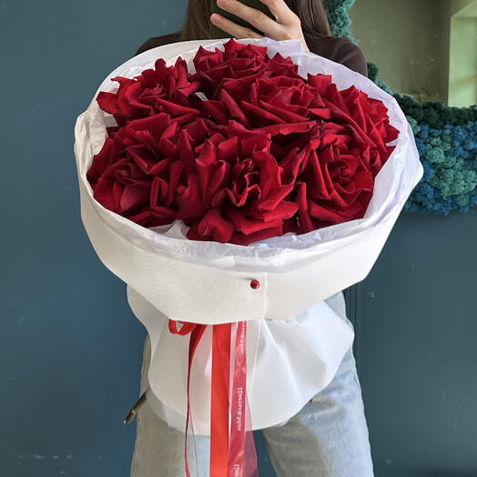 Букет красных роз 🌹