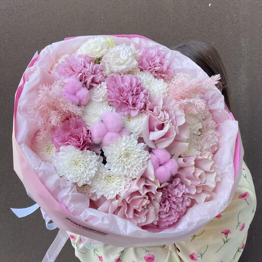 Нежный букет с французской розой, эустомой, диантусом и хризантемой🌸