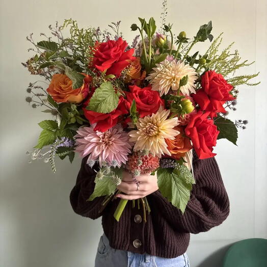Авторский садовый букет 💐 французские розы, розы Эквадор, фермерские георгины