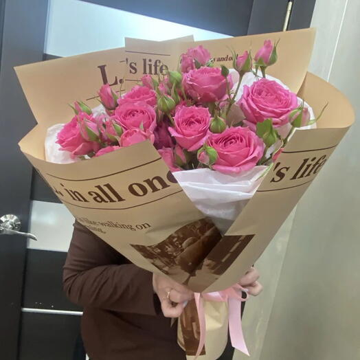 Букет из 3х кустовых роз 🌹