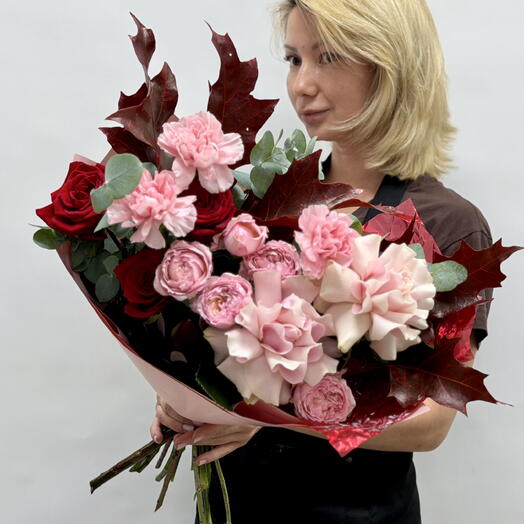 Авторский букет в бордовых оттенках 🌸