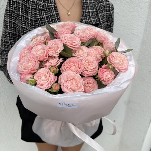 Нежная пионовидная кустовая роза с эвкалиптом Bloom room🌸