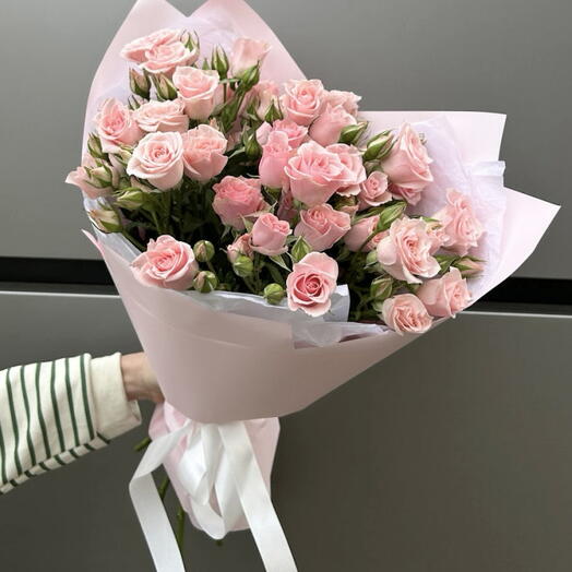 Кустовые 9 розовых розы