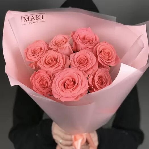 Комплимент из 9 коралловых роз