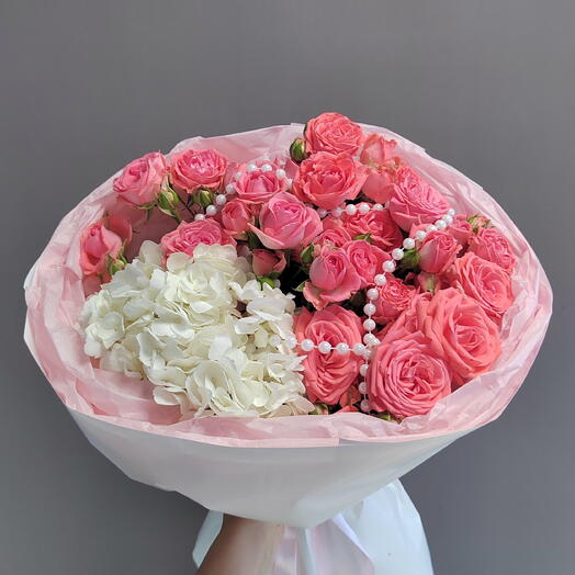 Букет из гортензии и кустовой розы 🌹
