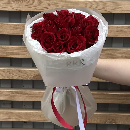 15 красных роз 🌹