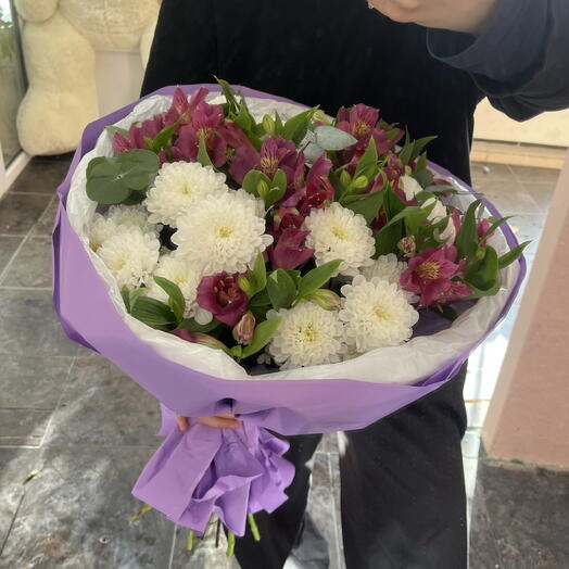 Букет с альстромерией💜