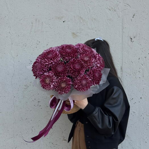 Planter of burgundy chrysanthemums M