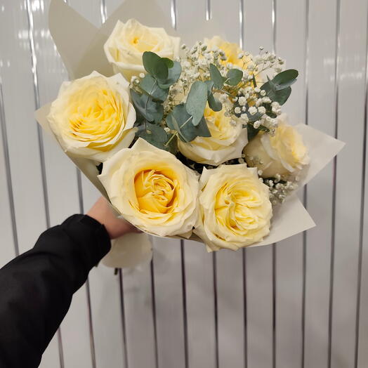 Букет роз из пионовидных 7шт