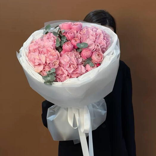 Букет «only pink» 🌸💗 🎀 с гортензиями и пионовидными розами