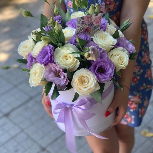 Белые розы и эустома