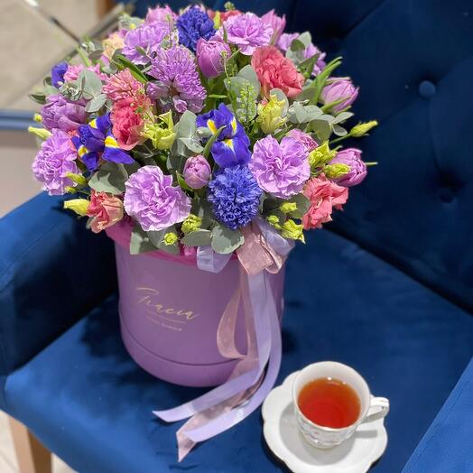 Hatbox "Spring is near"