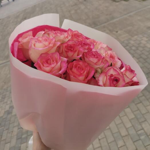 Букет из  15 сортовых  роз