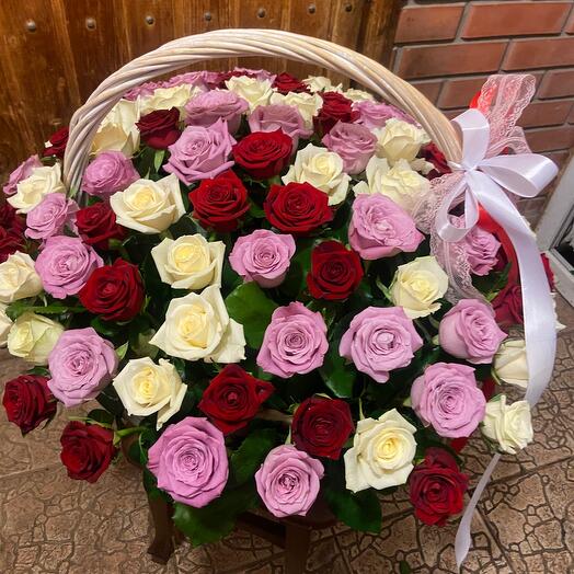 Cesta con 101 rosas
