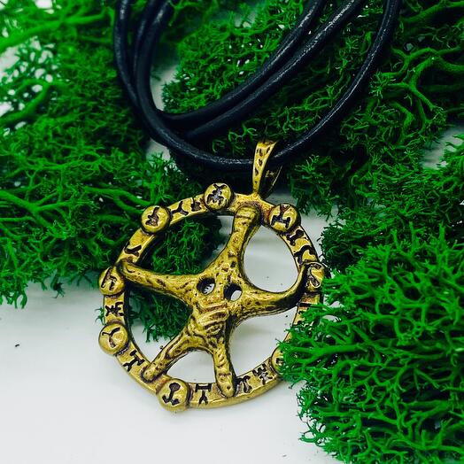 Diseño étnico joyería colgante amuleto tamga gran cielo