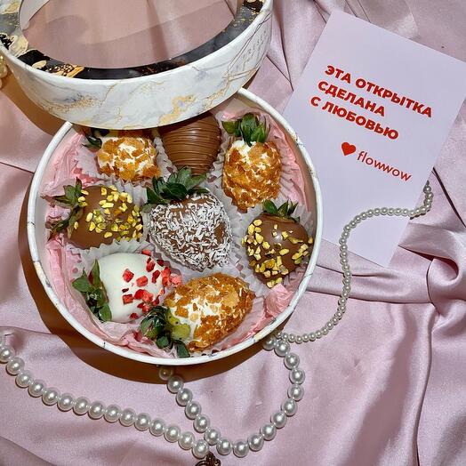 Клубника в шоколаде «Вкус» (8-10 ягод)