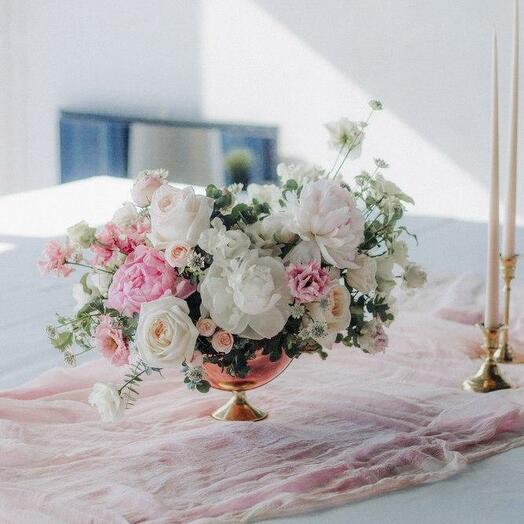 The central composition for the guests' table is 1 large piece. Wedding decoration and decor