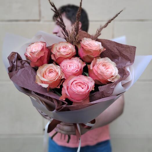 Пионовидные розы и сухоцветы Букет Flowers Holiday 30
