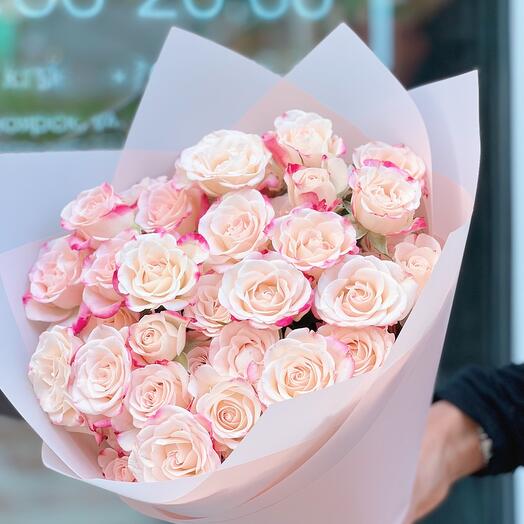 Ramo de 7 rosas arbustivas