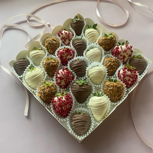 Клубника в шоколаде 20-25 шт  ️