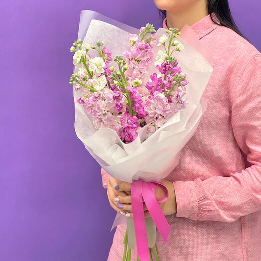 Букет с нежной маттиолой «Малиновый лимонад»