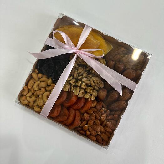 Бокс «Орехи и сухофрукты»