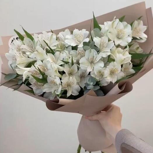 Моно букет из альстромерии