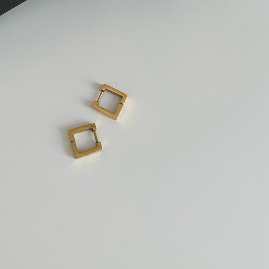 Серьги из гипоаллергенной стали с покрытием золотом FORM M (gold)