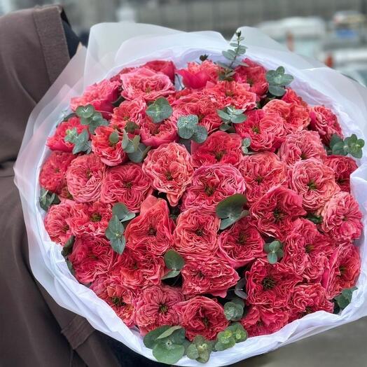 Букет из пионовидных роз реджинс парк