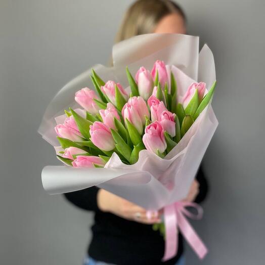 Букет из 15 розовых тюльпанов