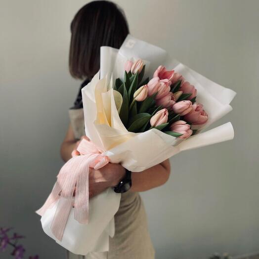 19 Розовых Тюльпанов
