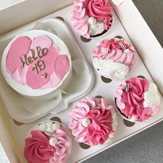 Set: bento cake + 5 cupcakes. A birthday present. A gift for a friend/sister
