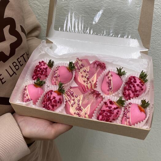 Коробочка с клубникой «шоколадное сердце» ♥️