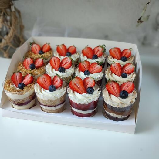 Торт  в стакане 12 шт ассорти 4 вкуса  (сникерс /красный бархат/ваниль малина /наполеон) На пикник, последний звонок