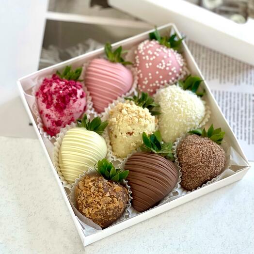 Клубника в шоколаде «Ассорти вкусов»