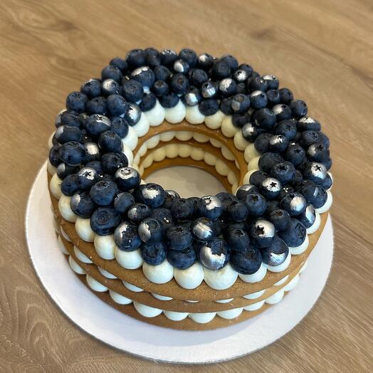 Торт Медовик с черникой