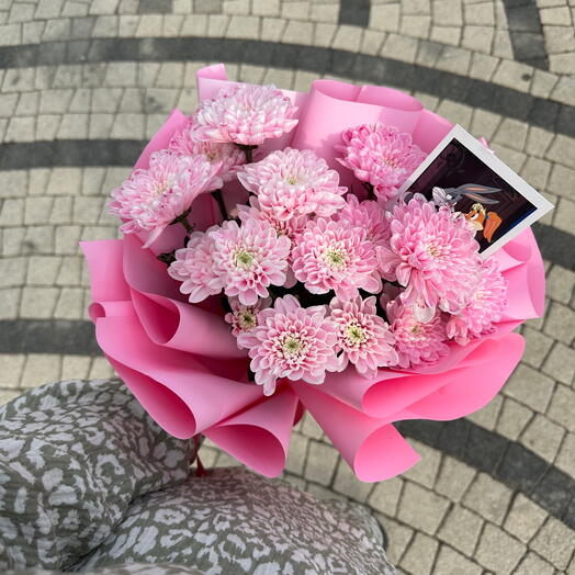Букет розовых хризантем