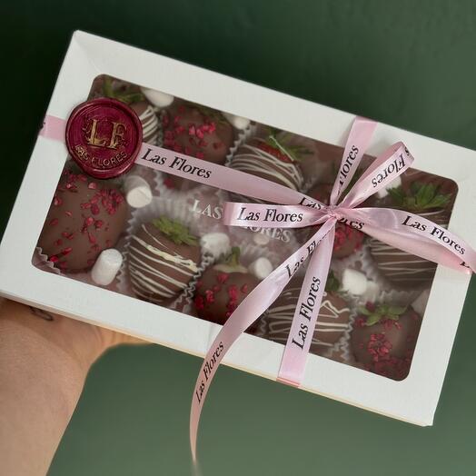 Strawberries in Belgian milk chocolate Callebaut