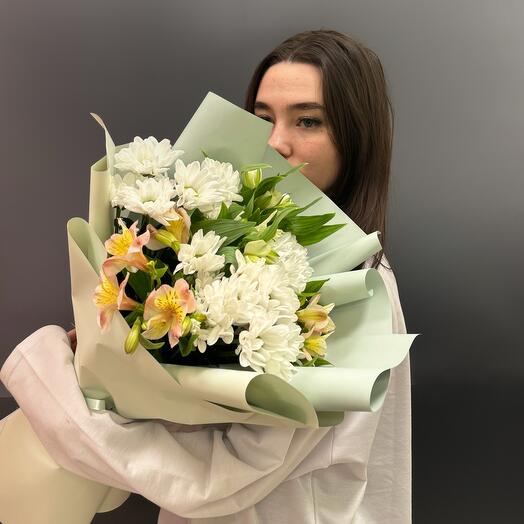 Chrysanthemums and alstroemeria / chrysanthemums with alstroemeria/ March 8th